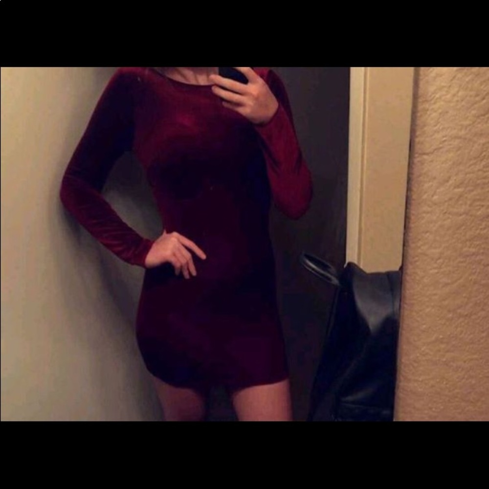 Windsor Maroon Velvet Cocktail Dress